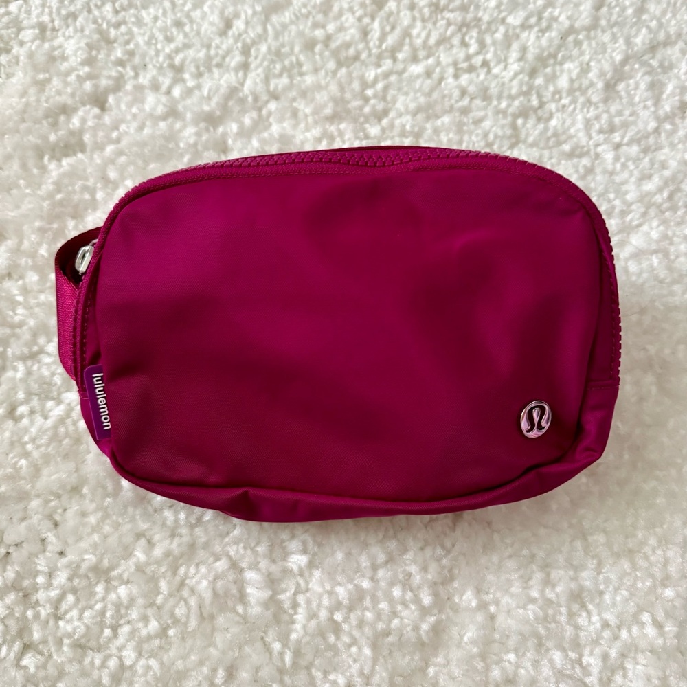 Lululemon Athletica Fuchsia Belt Bag